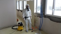 Certification des opérateurs de repérage amiante avant travaux : précisions du Ministère de l'Ecologie